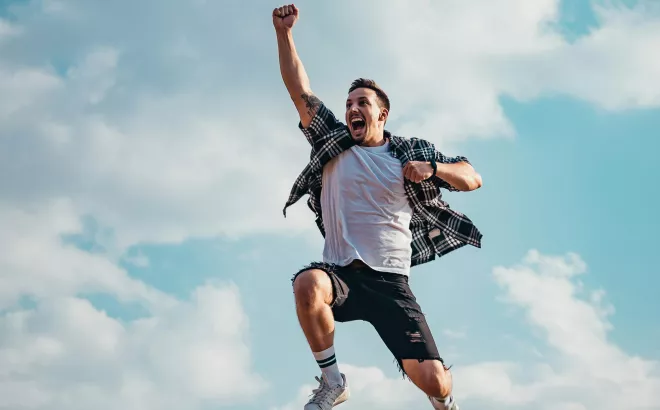 Un étudiant qui est ravais d'avoir trouvé un job