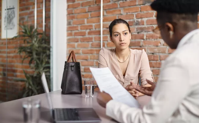 Vrouw solliciteert voor een nieuwe functie